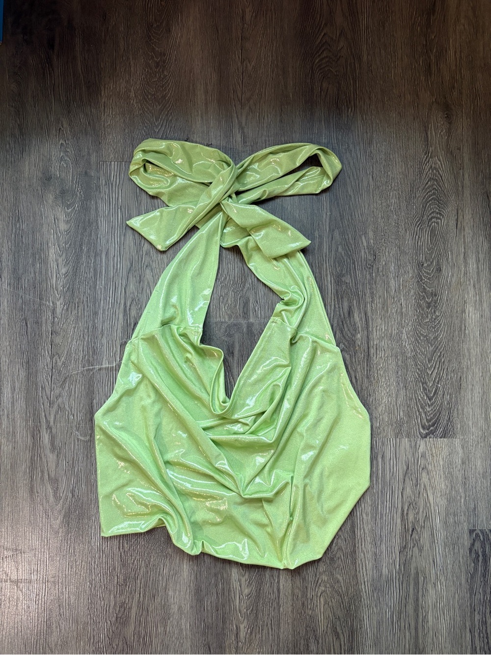 edge Light Green Shiny Top